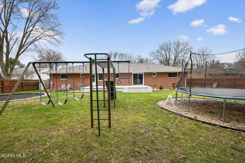 Tiny photo for 915 Carol Road, Bowling Green, OH 43402 (MLS # 10005244)