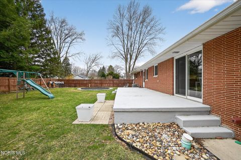 Tiny photo for 915 Carol Road, Bowling Green, OH 43402 (MLS # 10005244)