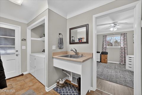 Tiny photo for 915 Carol Road, Bowling Green, OH 43402 (MLS # 10005244)