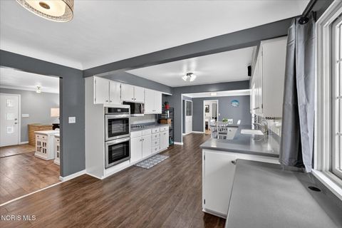 Tiny photo for 915 Carol Road, Bowling Green, OH 43402 (MLS # 10005244)