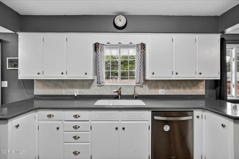 Tiny photo for 915 Carol Road, Bowling Green, OH 43402 (MLS # 10005244)