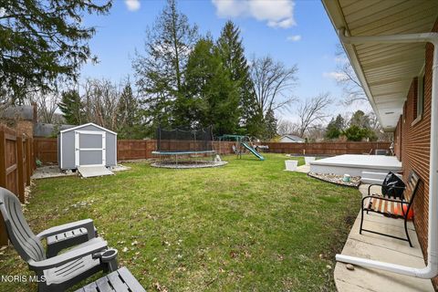 Tiny photo for 915 Carol Road, Bowling Green, OH 43402 (MLS # 10005244)
