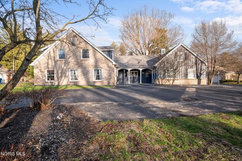 Photo of 4612 Farmington Road, Toledo, OH 43623 (MLS # 10005262)