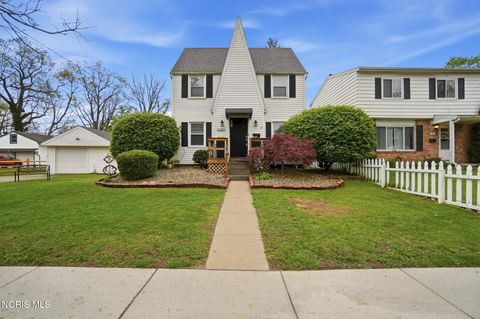 Photo of 2703 Wyndale Road, Toledo, OH 43613 (MLS # 10007028)