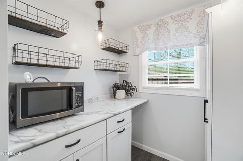 Tiny photo for 2703 Wyndale Road, Toledo, OH 43613 (MLS # 10007028)