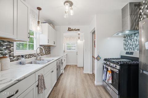 Tiny photo for 2703 Wyndale Road, Toledo, OH 43613 (MLS # 10007028)