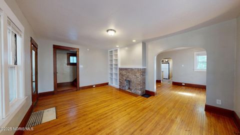 Tiny photo for 819 Geneva Avenue, Toledo, OH 43609 (MLS # 10000300)