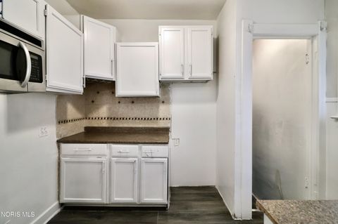Tiny photo for 824 Clay Avenue, Toledo, OH 43608 (MLS # 10011097)