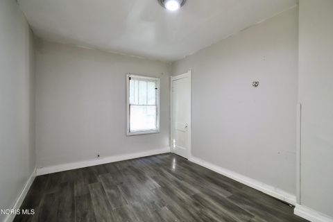 Tiny photo for 824 Clay Avenue, Toledo, OH 43608 (MLS # 10011097)