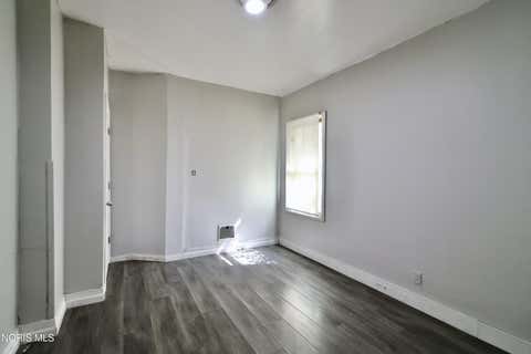 Tiny photo for 824 Clay Avenue, Toledo, OH 43608 (MLS # 10011097)