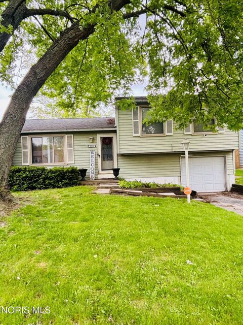 Photo of 4833 Catalina Drive, Toledo, OH 43615 (MLS # 10007769)