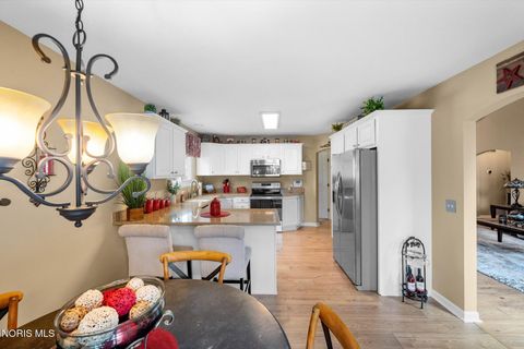 Tiny photo for 622 Crystal Lake Drive, Holland, OH 43528 (MLS # 10006243)