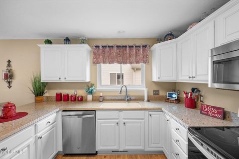 Tiny photo for 622 Crystal Lake Drive, Holland, OH 43528 (MLS # 10006243)