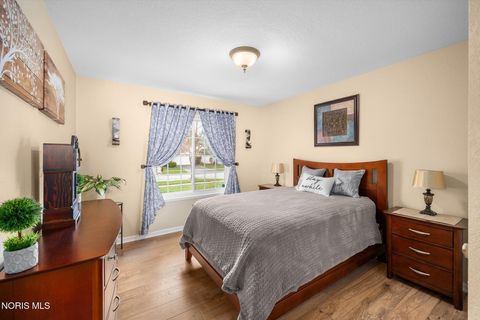 Tiny photo for 622 Crystal Lake Drive, Holland, OH 43528 (MLS # 10006243)