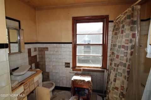 Tiny photo for 5084 W Fremont Road, Port Clinton, OH 43452 (MLS # 10000251)
