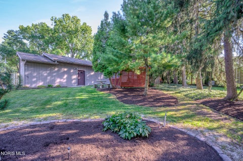 Tiny photo for 624 Marilyn Drive, Rossford, OH 43460 (MLS # 10013479)