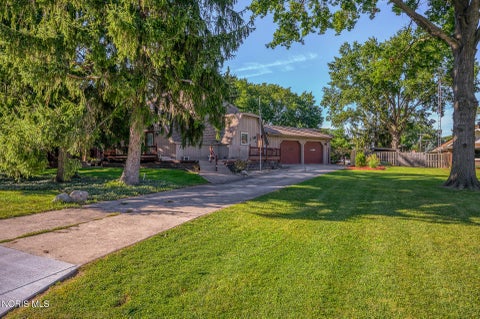 Tiny photo for 624 Marilyn Drive, Rossford, OH 43460 (MLS # 10013479)