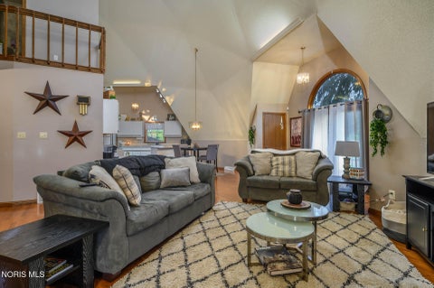 Tiny photo for 624 Marilyn Drive, Rossford, OH 43460 (MLS # 10013479)