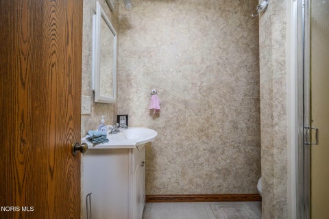 Tiny photo for 624 Marilyn Drive, Rossford, OH 43460 (MLS # 10013479)