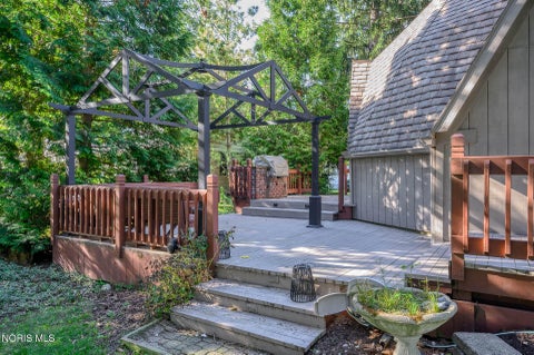 Tiny photo for 624 Marilyn Drive, Rossford, OH 43460 (MLS # 10013479)