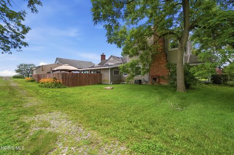Tiny photo for 24870 W River Road, Perrysburg, OH 43551 (MLS # 10009564)