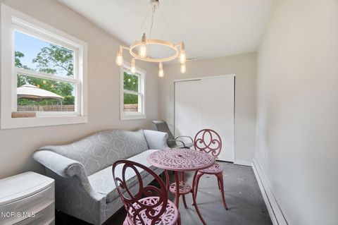 Tiny photo for 24870 W River Road, Perrysburg, OH 43551 (MLS # 10009564)