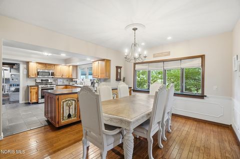 Tiny photo for 24870 W River Road, Perrysburg, OH 43551 (MLS # 10009564)