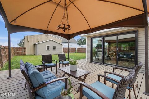 Tiny photo for 24870 W River Road, Perrysburg, OH 43551 (MLS # 10009564)