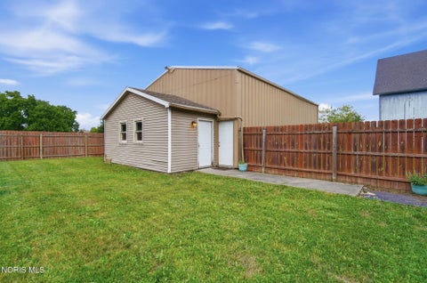 Tiny photo for 24870 W River Road, Perrysburg, OH 43551 (MLS # 10009564)