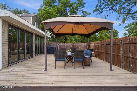 Tiny photo for 24870 W River Road, Perrysburg, OH 43551 (MLS # 10009564)