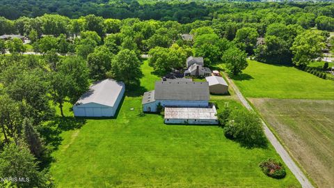Tiny photo for 24870 W River Road, Perrysburg, OH 43551 (MLS # 10009564)