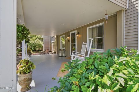Tiny photo for 24870 W River Road, Perrysburg, OH 43551 (MLS # 10009564)