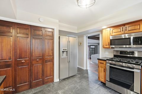 Tiny photo for 24870 W River Road, Perrysburg, OH 43551 (MLS # 10009564)