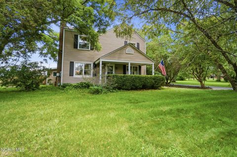 Tiny photo for 24870 W River Road, Perrysburg, OH 43551 (MLS # 10009564)
