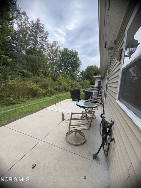 Tiny photo for 1756 Brooklynn Park, Toledo, OH 43615 (MLS # 10014067)