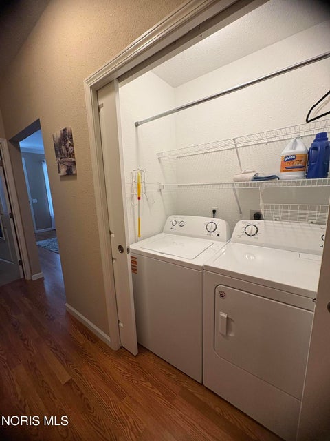 Tiny photo for 1756 Brooklynn Park, Toledo, OH 43615 (MLS # 10014067)