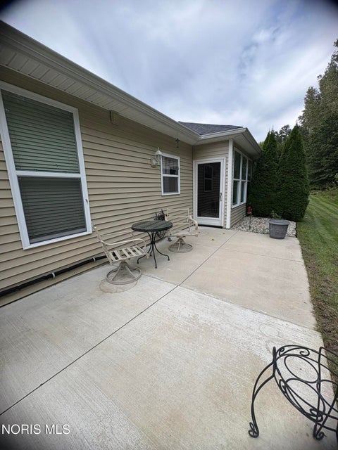 Tiny photo for 1756 Brooklynn Park, Toledo, OH 43615 (MLS # 10014067)