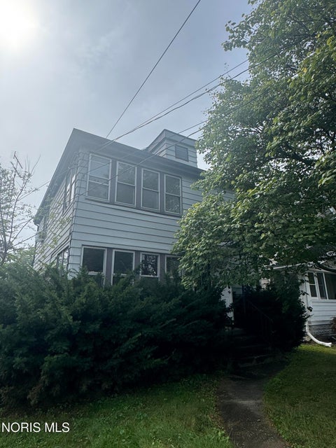 Photo of 578 Dearborn Avenue, Toledo, OH 43605 (MLS # 10013622)