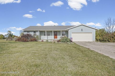 Photo of 10492 Dowling Road, Perrysburg, OH 43551 (MLS # 10000751)