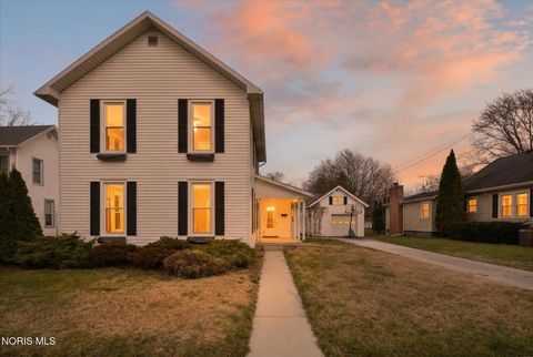 Photo of 235 S Maple Street, Bowling Green, OH 43402 (MLS # 10005104)