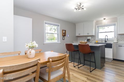 Tiny photo for 857 E Linfoot Street, Wauseon, OH 43567 (MLS # 10007197)