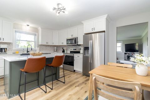 Tiny photo for 857 E Linfoot Street, Wauseon, OH 43567 (MLS # 10007197)