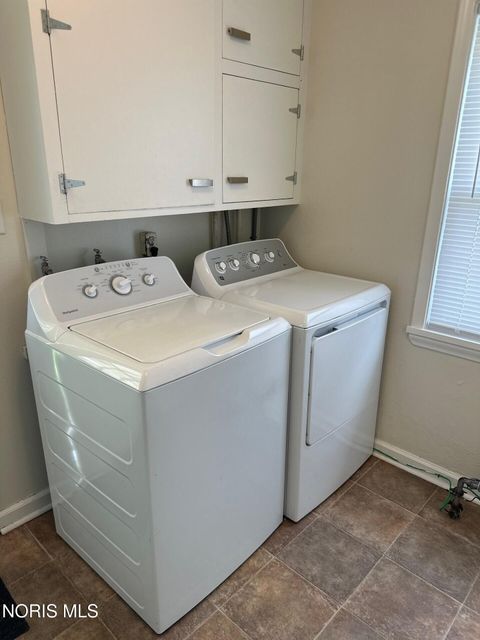 Tiny photo for 2225 Paradise Avenue, Toledo, OH 43613 (MLS # 10007549)