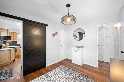 Tiny photo for 5053 Ford Avenue, Toledo, OH 43612 (MLS # 10003288)