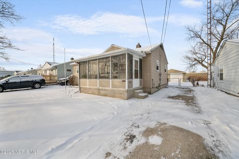 Tiny photo for 5053 Ford Avenue, Toledo, OH 43612 (MLS # 10003288)