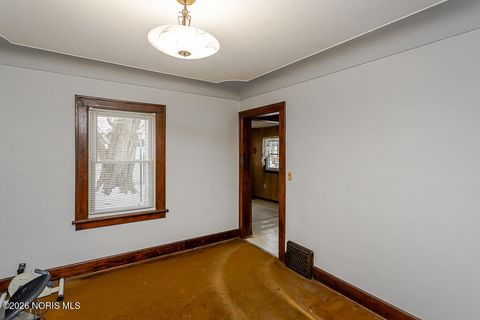 Tiny photo for 4156 Harris Street, Toledo, OH 43613 (MLS # 10003419)