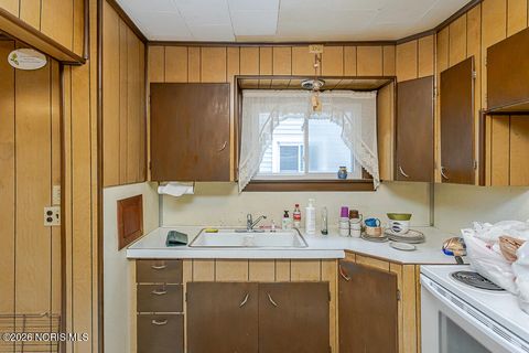 Tiny photo for 4156 Harris Street, Toledo, OH 43613 (MLS # 10003419)