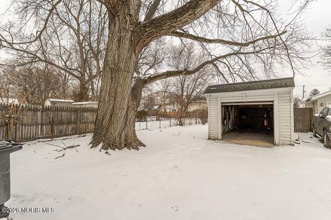 Tiny photo for 4156 Harris Street, Toledo, OH 43613 (MLS # 10003419)