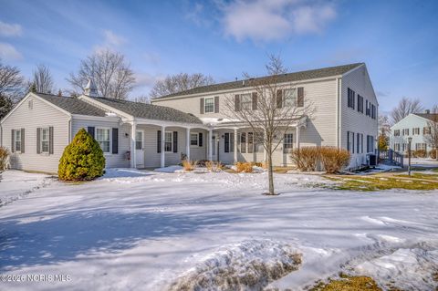 Photo of 160 Quail Road #28, Perrysburg, OH 43551 (MLS # 10004158)