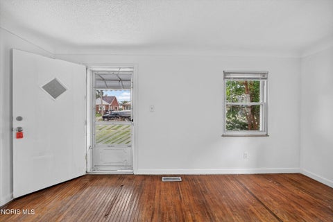 Tiny photo for 4703 Vermaas Avenue, Toledo, OH 43612 (MLS # 10013969)